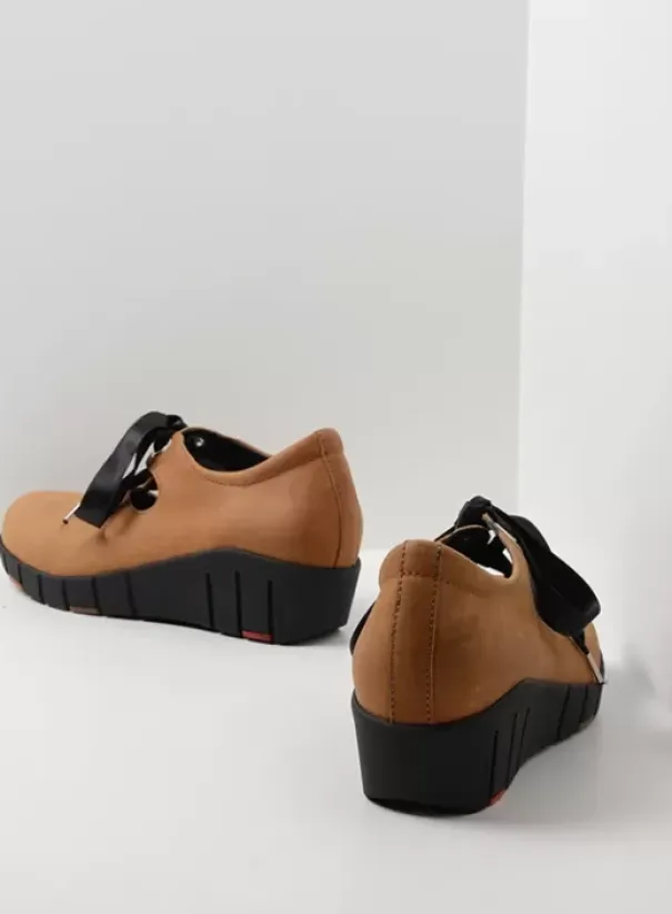 Hielspoor|Veterschoenen|Wolky Boston camel nubuck