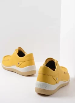Sneakers|Veterschoenen|Wolky Celebration geel leer