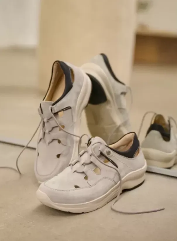 Wandelschoenen|Sneakers|Wolky Galena lichtgrijs nubuck