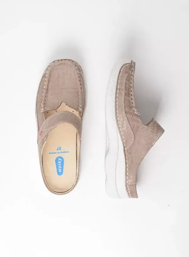 Hielspoor|Slippers|Wolky Roll Slipper taupe letter nubuck