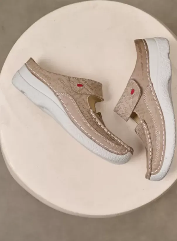 Hielspoor|Slippers|Wolky Roll Slipper taupe letter nubuck
