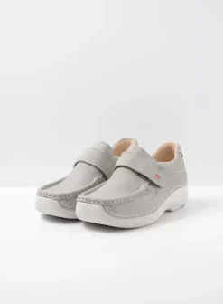Instappers|Bandschoenen|Wolky Roll Strap lichtgrijs nubuck