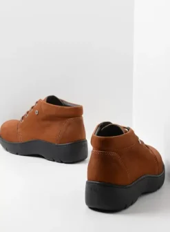 Volle voeten|Veterschoenen|Wolky Tarda XW-WR cognac nubuck