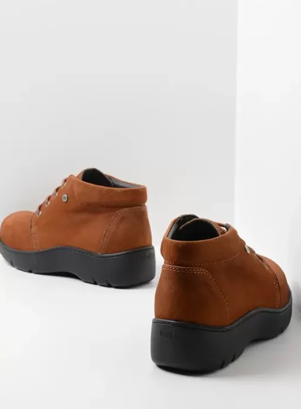Volle voeten|Veterschoenen|Wolky Tarda XW-WR cognac nubuck